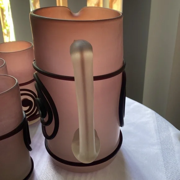 A  five piece set of purple art glass pitcher and glasses - Picture 5 of 16